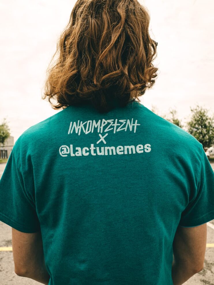 T-shirt L'Actualité en mèmes – Image 6